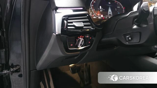 BMW 6 Series GT (G32) 2022 Черный из Кореи, фото 5