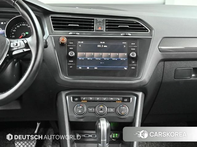 Volkswagen Tiguan second Generation 2018 Белый из Кореи, фото 5