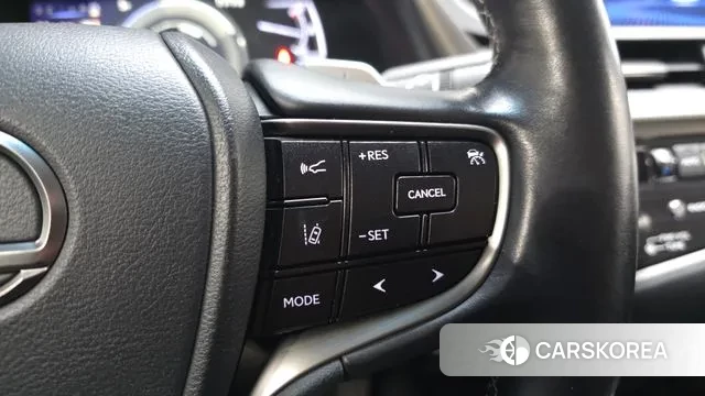 Lexus ES300h 7th generation 2018 Серебристо-серый из Кореи, фото 5