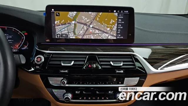 BMW 5 Series (G30) 2022 Белый из Кореи, фото 5