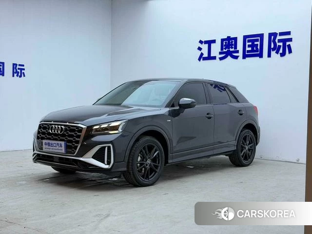 Audi Q2L 2022 Темно-серый из Китая, фото 5