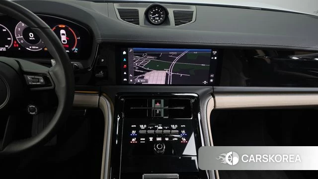 Porsche Panamera (976) 2024 Светло-серебряный цвет из Кореи, фото 5