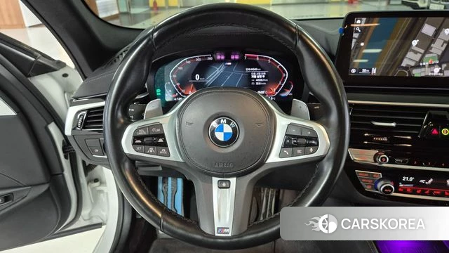 BMW 5 Series (G30) 2022 Белый из Кореи, фото 5