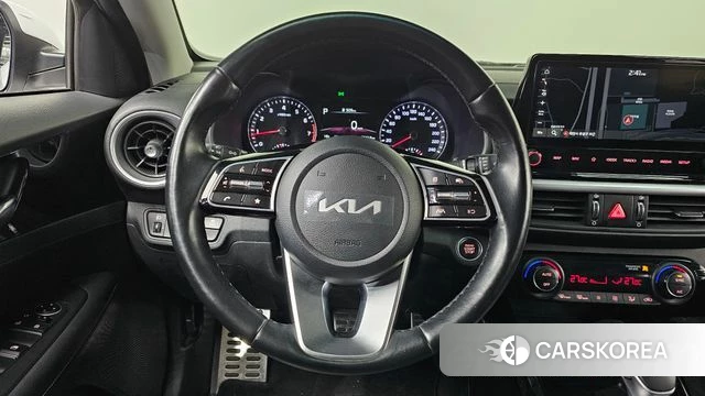 Kia The New K3 2nd generation 2023 Белый из Кореи, фото 5