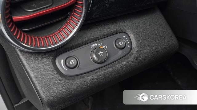 Chevrolet (GM Daewoo) Trax Crossover 2023 Белый из Кореи, фото 5