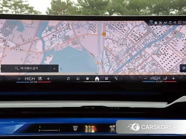 BMW 5 Series (G60) 2025 Серебристо-серый из Кореи, фото 5