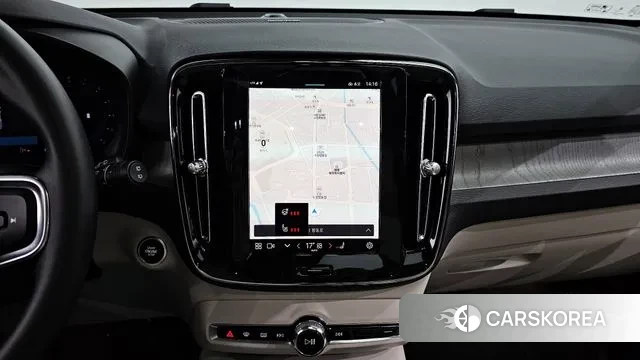 Volvo XC40 2023 Черный из Кореи, фото 5