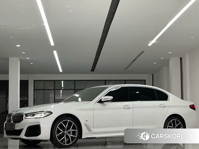 BMW 5 series 2022 Белый из Китая, фото 5