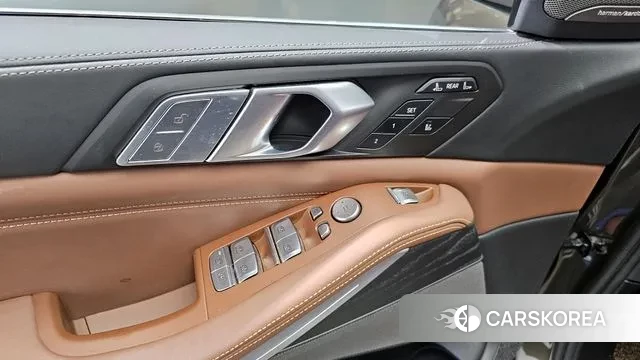 BMW X7 (G07) 2020 Золотой из Кореи, фото 5