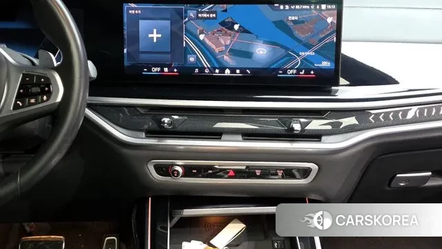 BMW X7 (G07) 2024 Светло-серебряный цвет из Кореи, фото 5