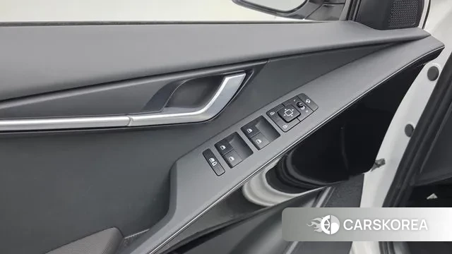 Kia Di Ol Nu Niro 2024 Белый из Кореи, фото 5