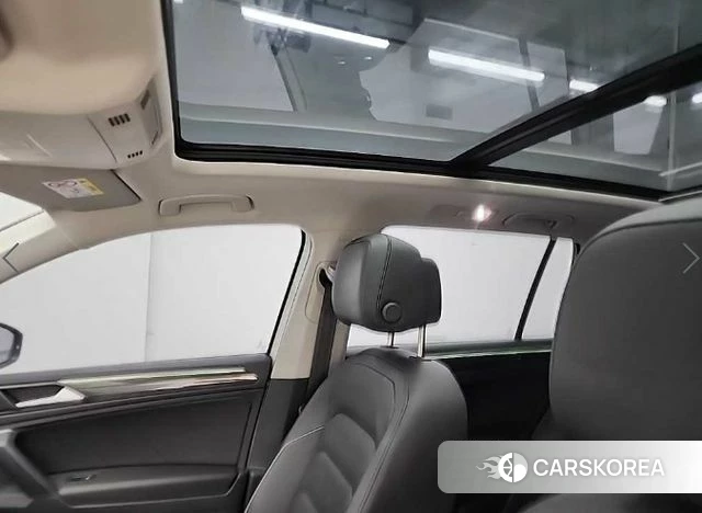 Volkswagen Tiguan second Generation 2022 Белый из Кореи, фото 5