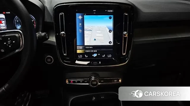 Volvo XC40 2020 Светло-серебряный цвет из Кореи, фото 5