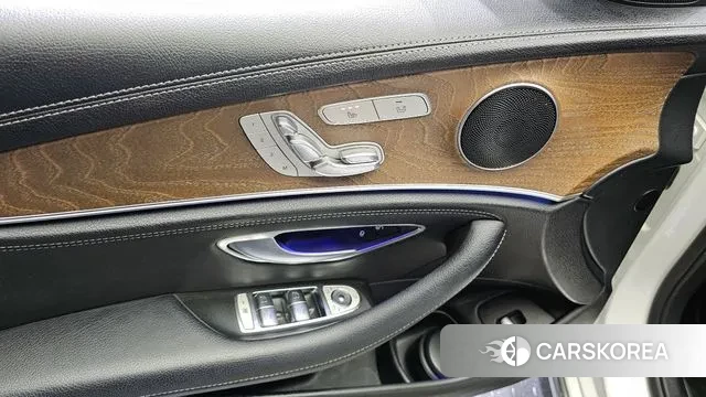 Mercedes-Benz E-Class W213 2019 Белый из Кореи, фото 5