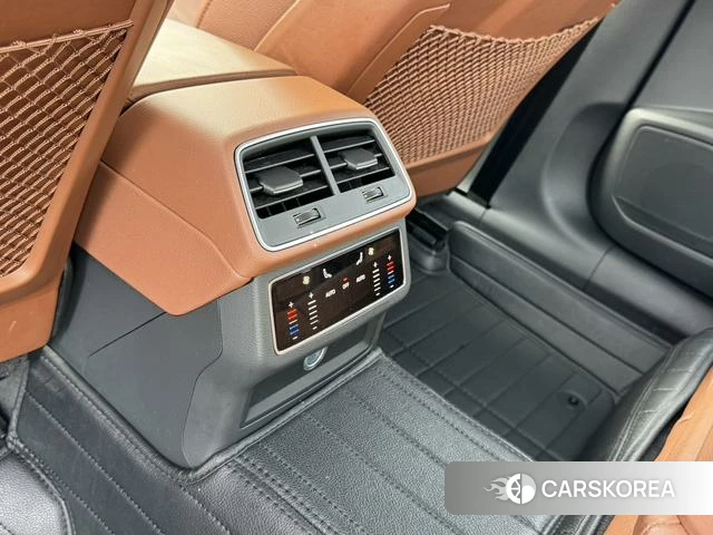 Audi A6L 2022 Черный из Китая, фото 5