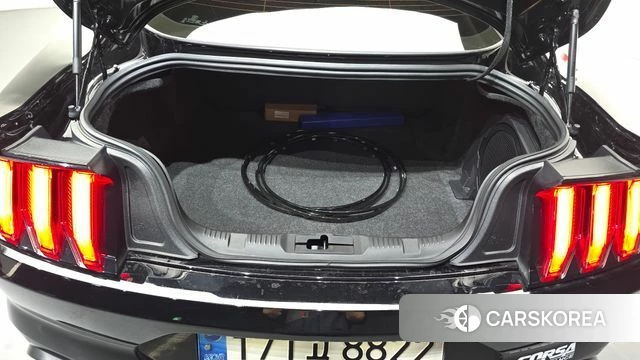 Ford Mustang 2022 Черный из Кореи, фото 5