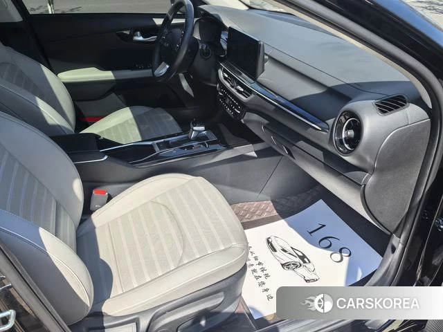 Kia K3 2023 Черный из Китая, фото 5