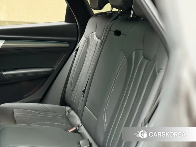 Audi Q5L 2023 Черный из Китая, фото 5