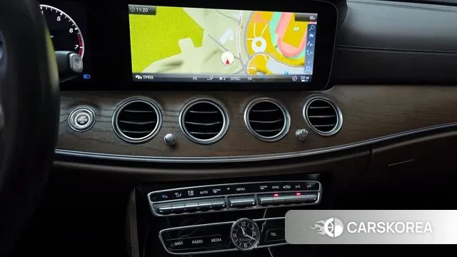 Mercedes-Benz E-Class W213 2018 Белый из Кореи, фото 5