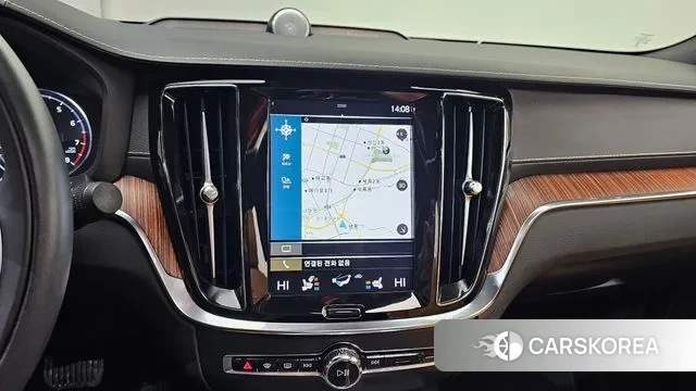 Volvo S60 3rd generation 2022 Белый из Кореи, фото 5