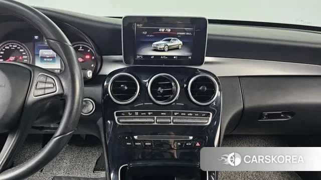 Mercedes-Benz C-Class W205 2018 Белый из Кореи, фото 5