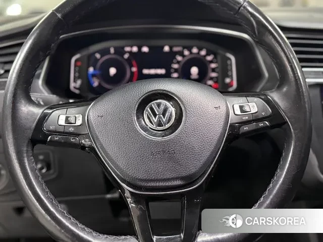 Volkswagen Tiguan Allspace 2020 Белый из Кореи, фото 5