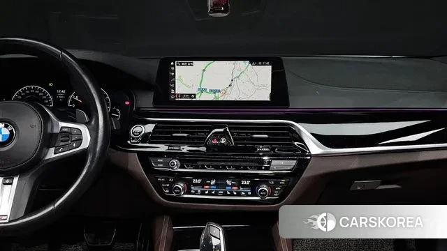 BMW 5 Series (G30) 2019 Белый из Кореи, фото 5