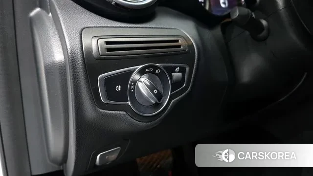 Mercedes-Benz C-Class W205 2019 Белый из Кореи, фото 5