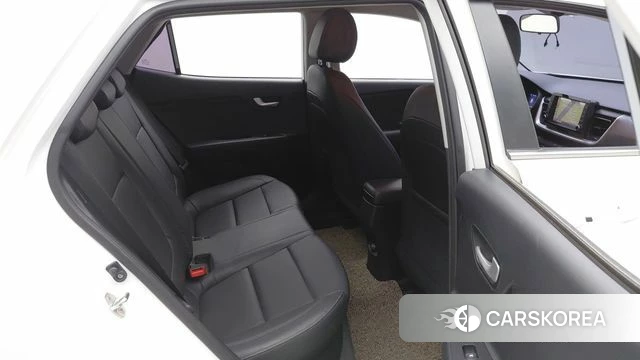 Kia Stonic 2018 Белый из Кореи, фото 5