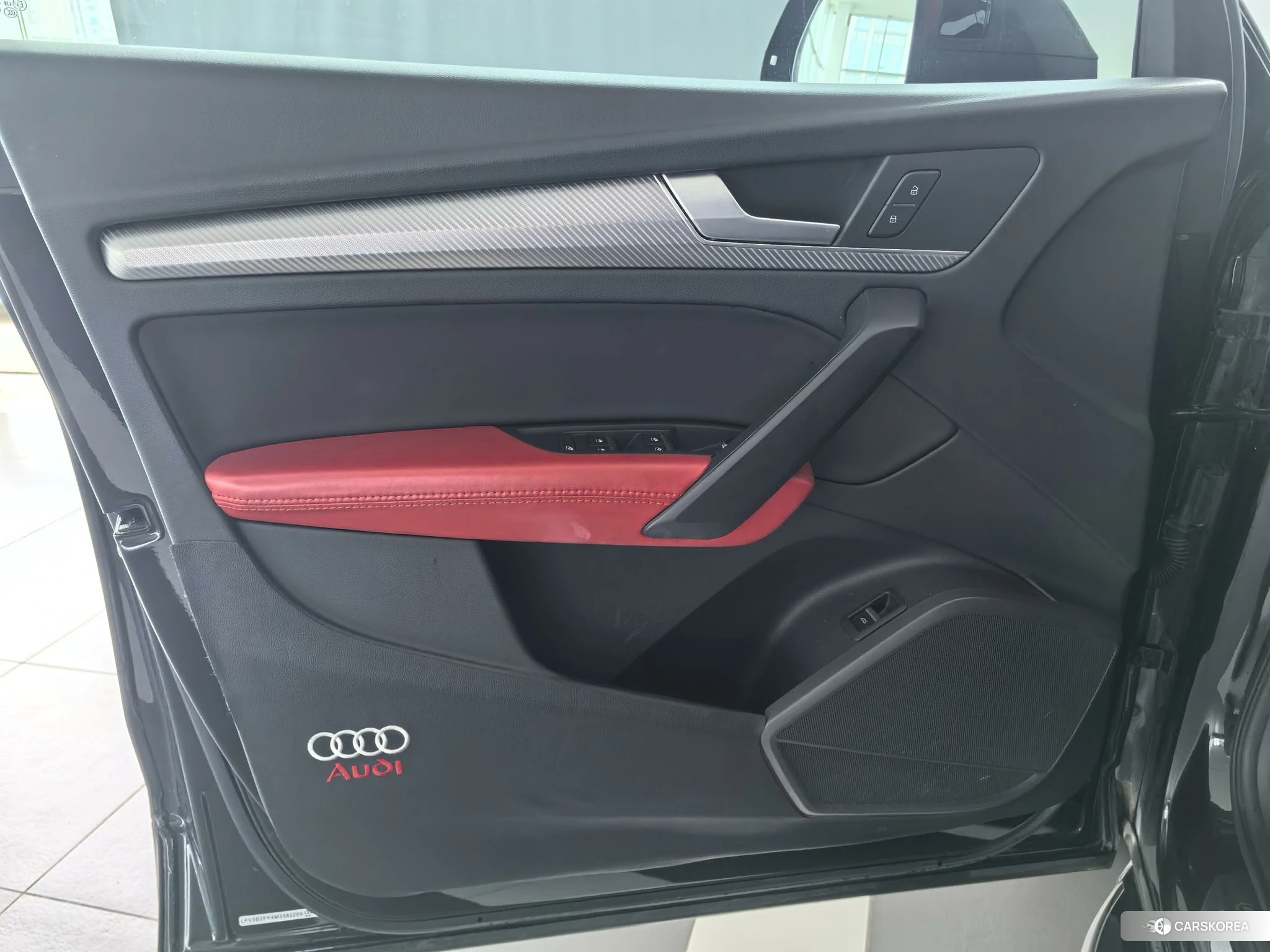 Audi Q5L 2019 Черный из Китая, фото 5
