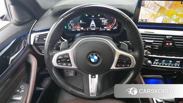 BMW 5 Series (G30) 2022 Белый из Кореи, фото 5