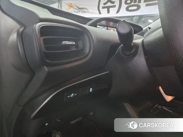 Toyota Prius 4th Generation 2018 Серебряный из Кореи, фото 5