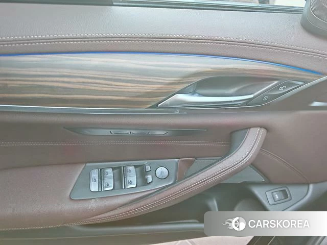 BMW 5 series 2022 Черный из Китая, фото 5