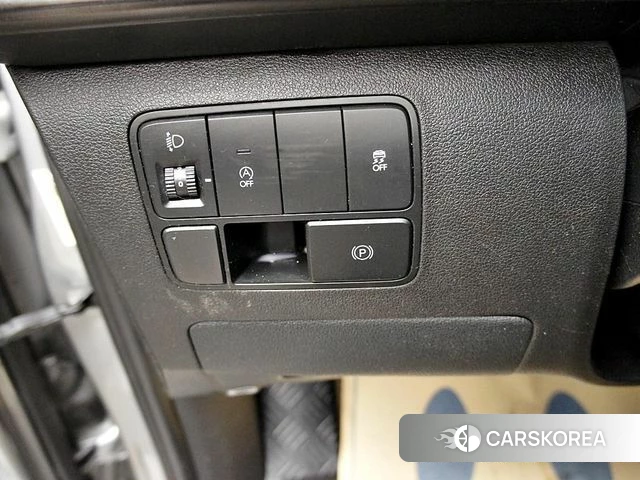 Hyundai Staria 2023 Серебристо-серый из Кореи, фото 5