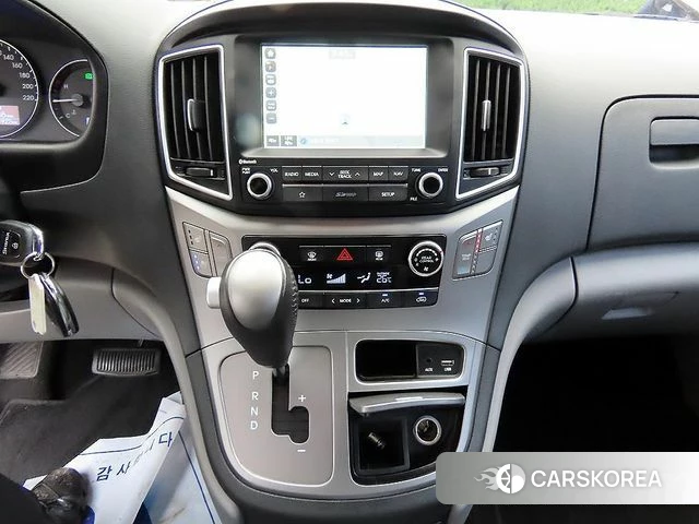 Hyundai The New Grand Starex 2018 Серебристо-серый из Кореи, фото 5