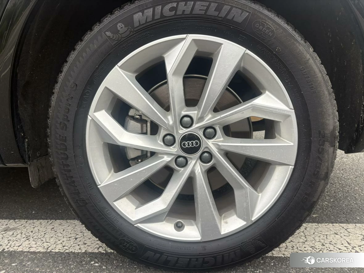 Audi Q5L 2023 Черный из Китая, фото 5