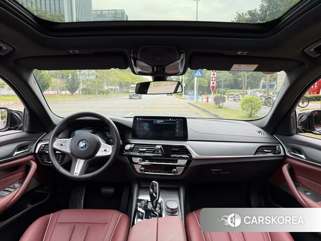 BMW 5 series PHEV 2023 Черный из Китая, фото 5