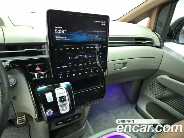 Hyundai Staria 2023 Белый из Кореи, фото 5