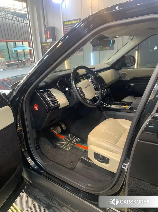 Land Rover Discovery 5 2018 Черный из Кореи, фото 5