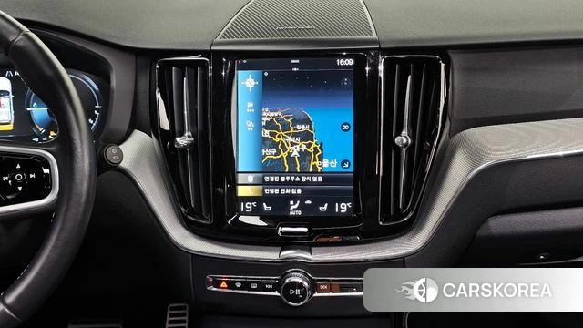 Volvo XC60 second Generation 2021 Белый из Кореи, фото 5
