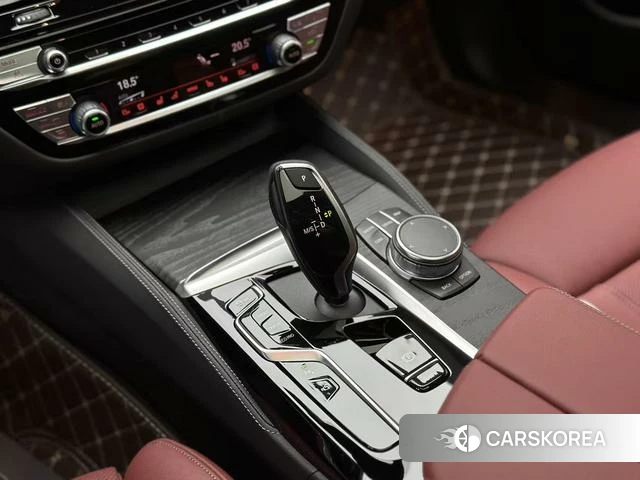 BMW 5 series 2024 Черный из Китая, фото 5