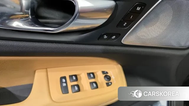 Volvo S60 3rd generation 2021 Серебристо-серый из Кореи, фото 5