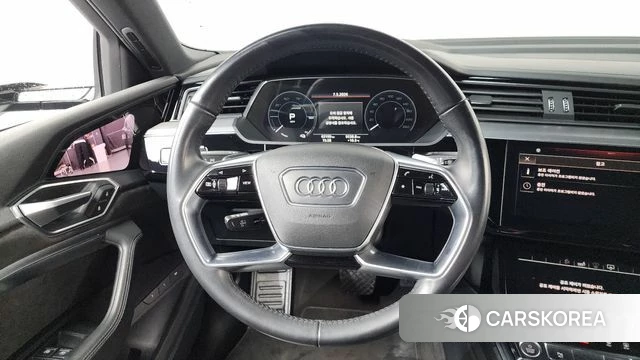 Audi e-Tron 2020 Серый из Кореи, фото 5
