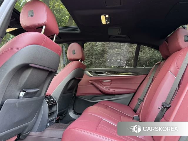 BMW 5 series 2022 Черный из Китая, фото 5