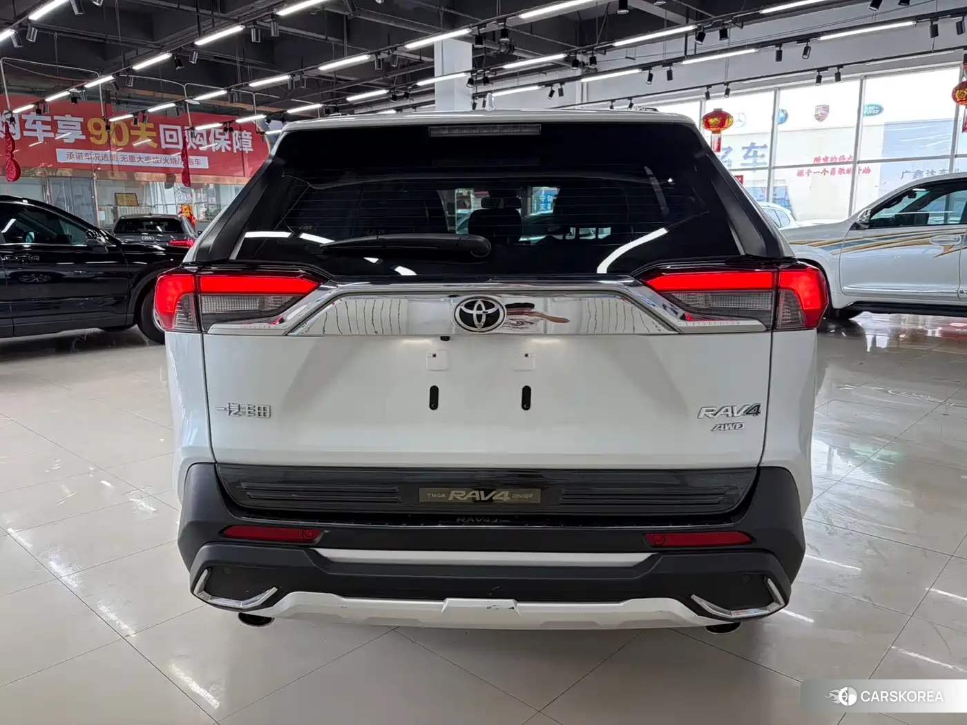 Toyota RAV4 2023 Белый из Китая, фото 5