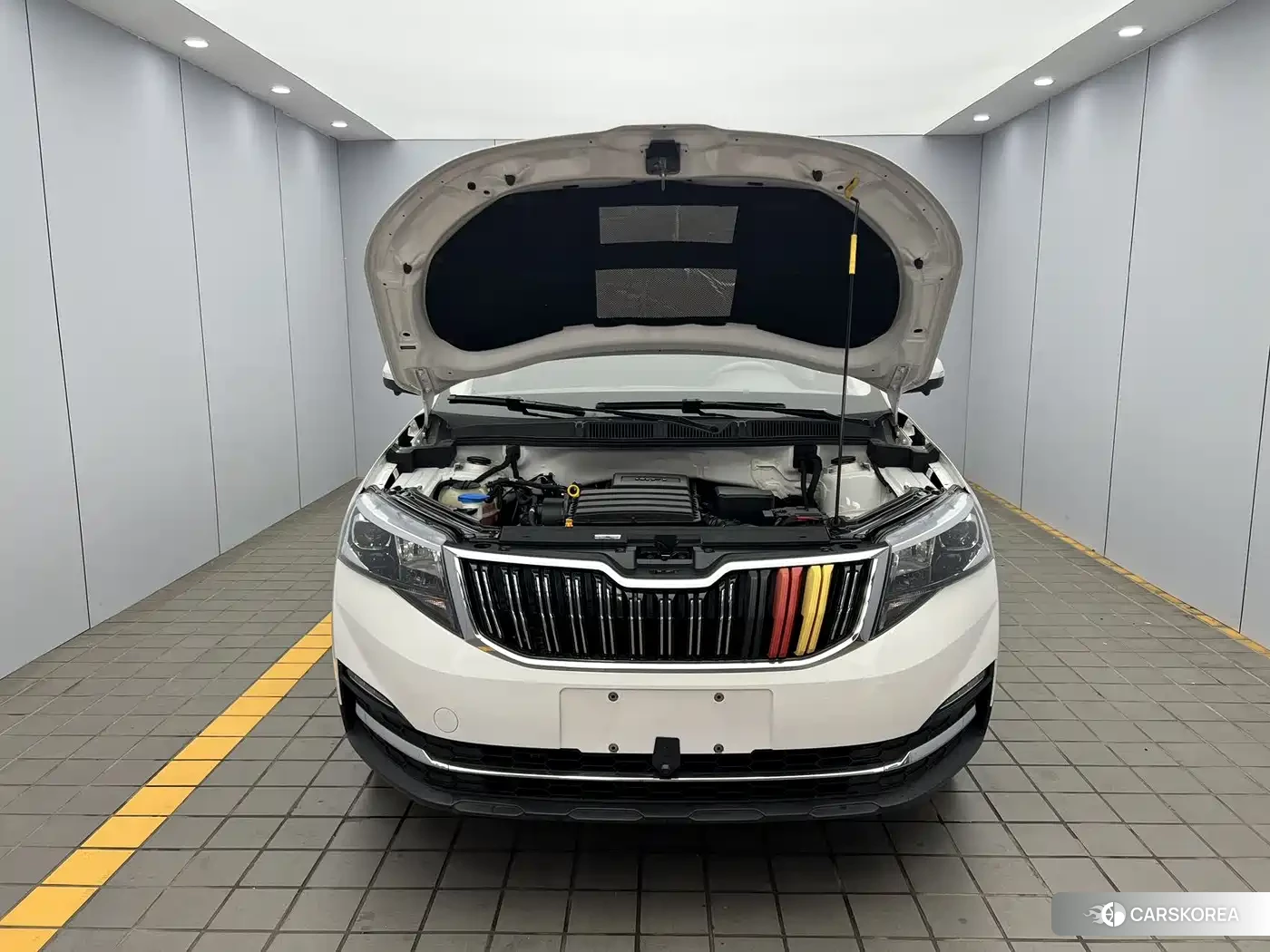Skoda Komick 2022 Белый из Китая, фото 5