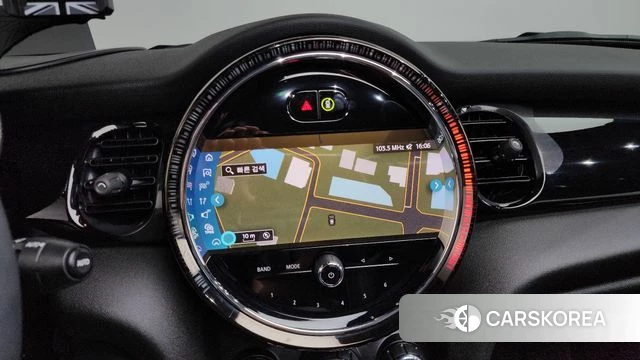 Mini Cooper Convertible 2024 Белый из Кореи, фото 5