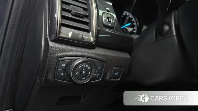 Ford Ranger 3rd Generation 2022 Серый из Кореи, фото 5