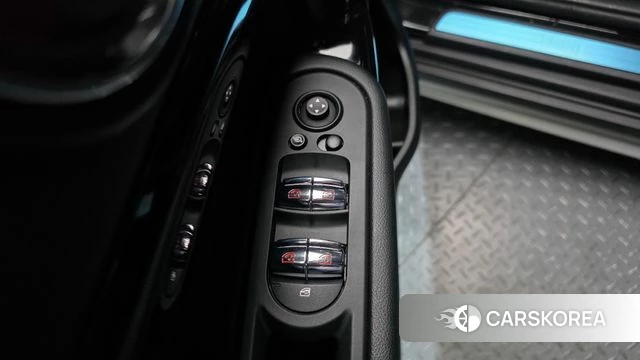 Mini Cooper Countryman 2023 Черный из Кореи, фото 5