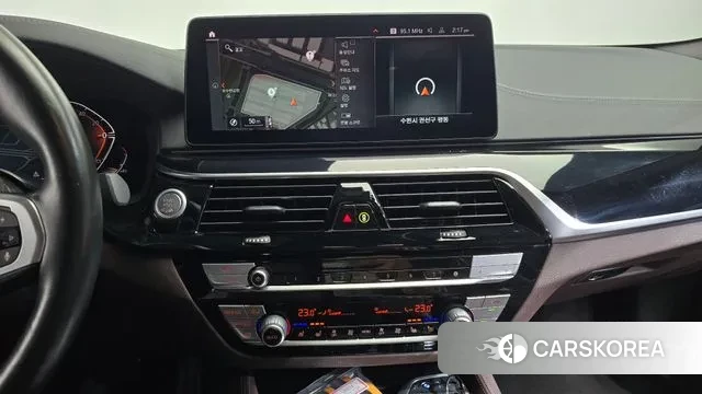 BMW 5 Series (G30) 2021 Белый из Кореи, фото 5